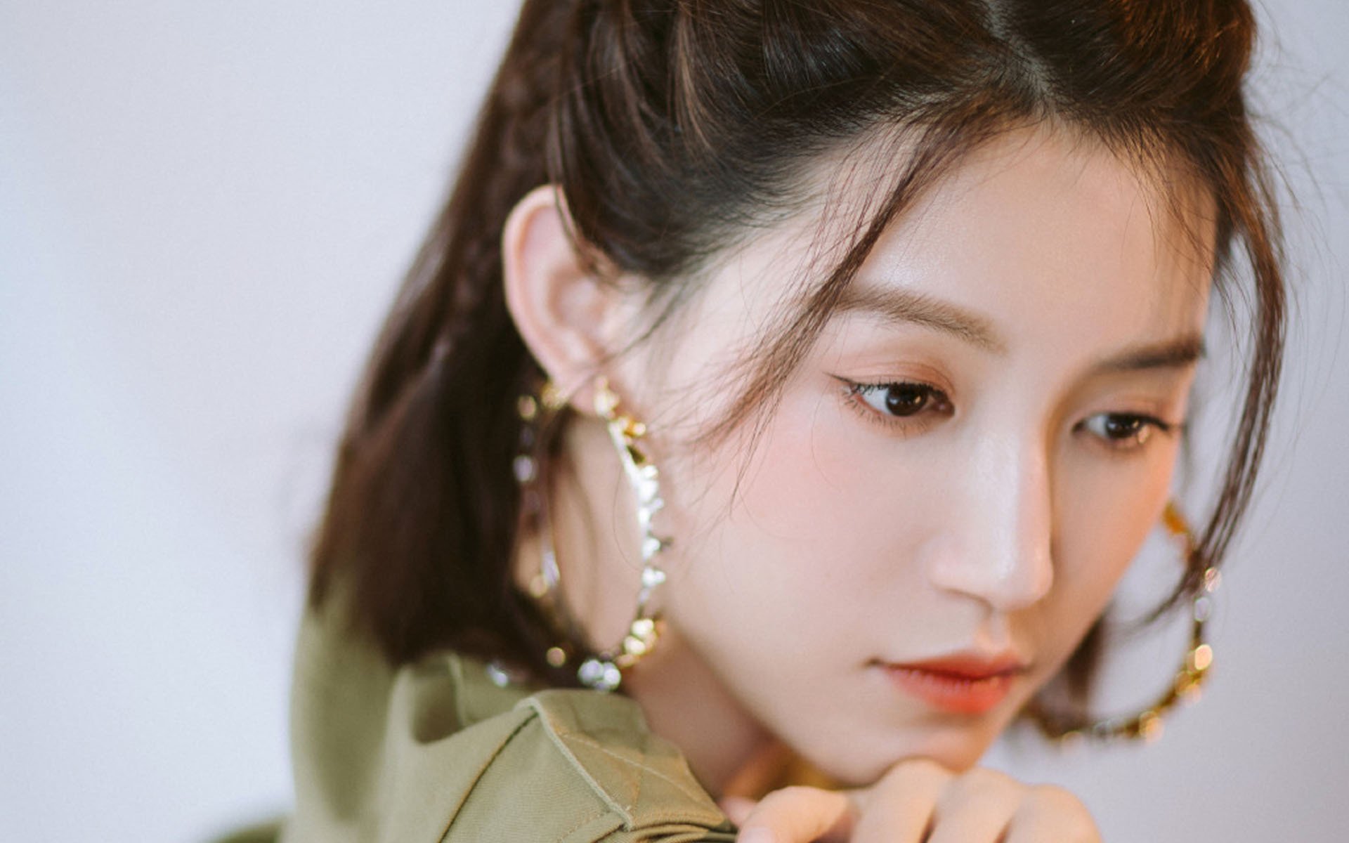 乐鱼电竞在线平台-掘金力克凯尔特人，约基奇完成压哨抛投，掘金中锋约基奇是哪国人