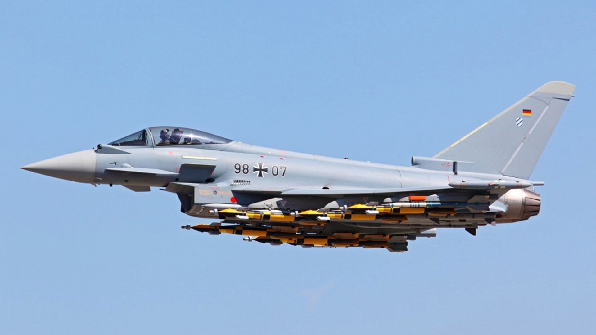 乐鱼体育平台官网-切尔西逐步建立稳定中场屏障，切尔西的中场核心