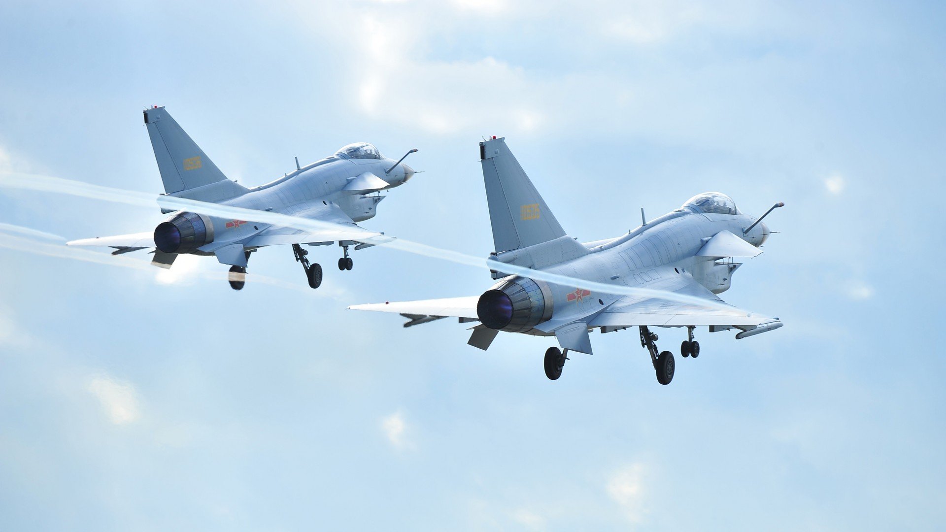 乐鱼电竞在线平台登录入口-奥斯马尔·奥尔韦拉完美入水赢得掌声，奥尔维斯